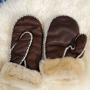 Ricardo Sheepskin mittens